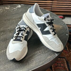 New Balance white 237